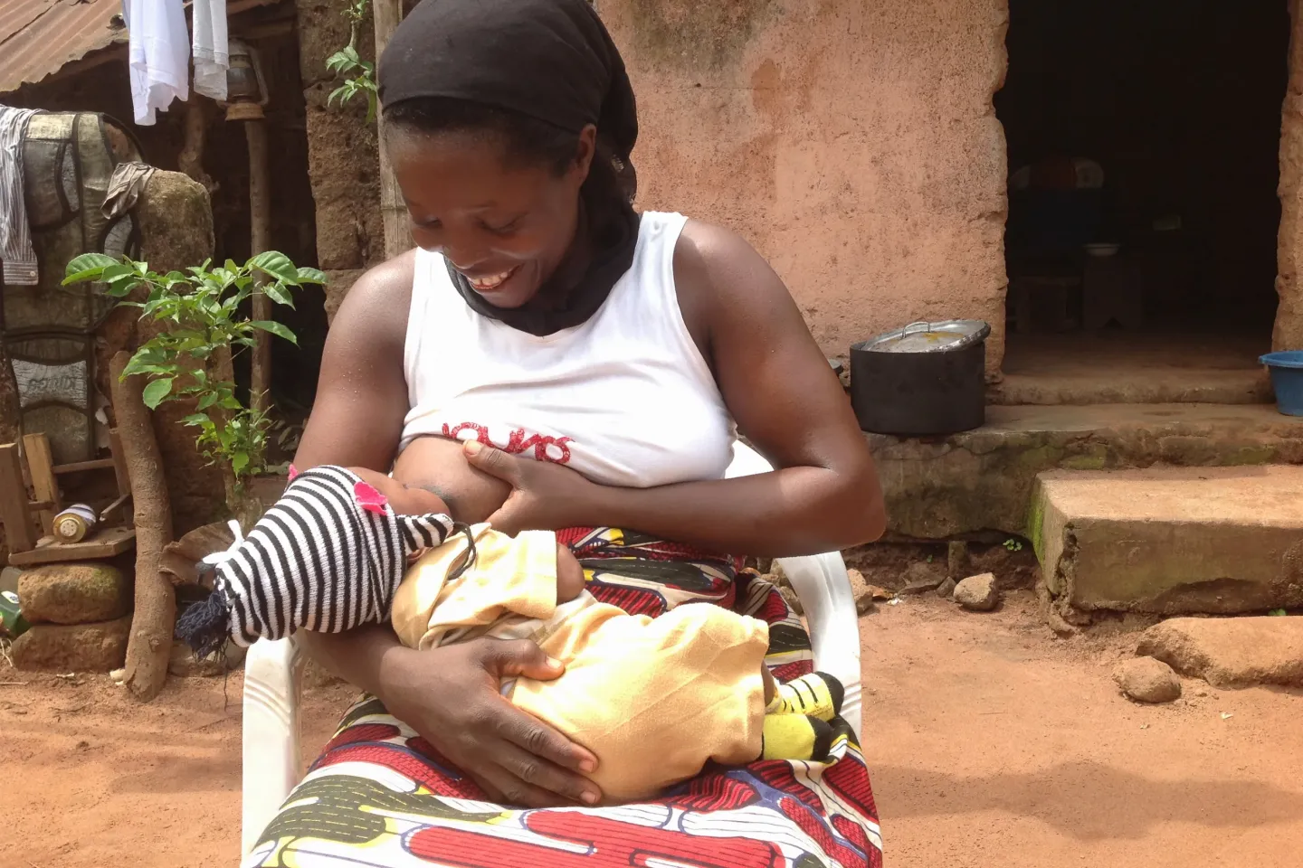 A mother of 3 weeks old baby promoting exclusive Breastfeeding in the first 6 months at Oru East LGA in Imo state.